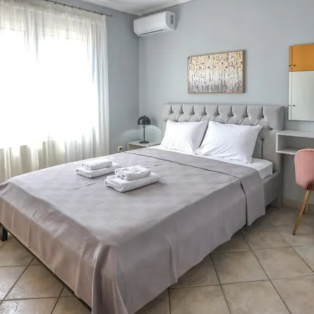 Foteini's Néa Péramos