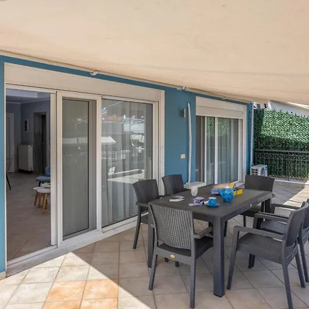 Foteini's Apartment Nea Peramos (Macedonia)